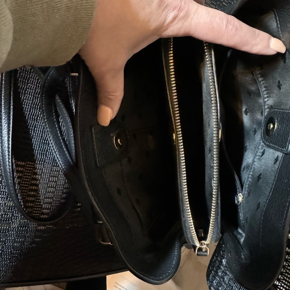 Kate Spade Matching Tote/crossbody & Wallet set in Black - Picture 7 of 12